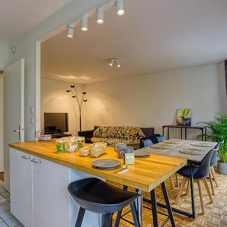 Part Dieu. Rénové Avec Box Garage
