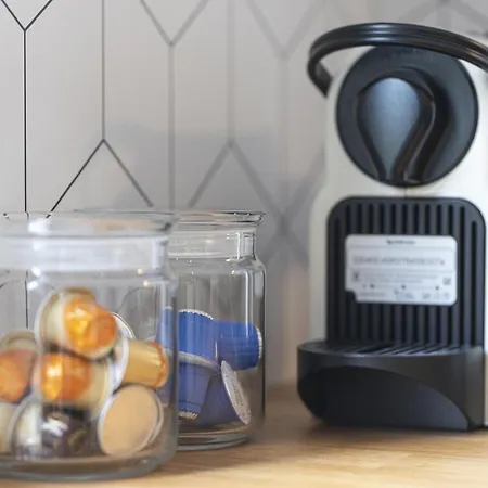 Part Dieu. Rénové Avec Box Garage Lione