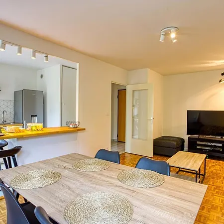 Appartement Part Dieu. Rénové Avec Box Garage *
